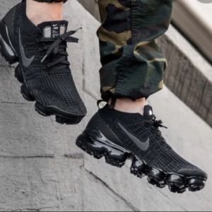 Nike Air Vapormax Flyknit. Men’s size 9